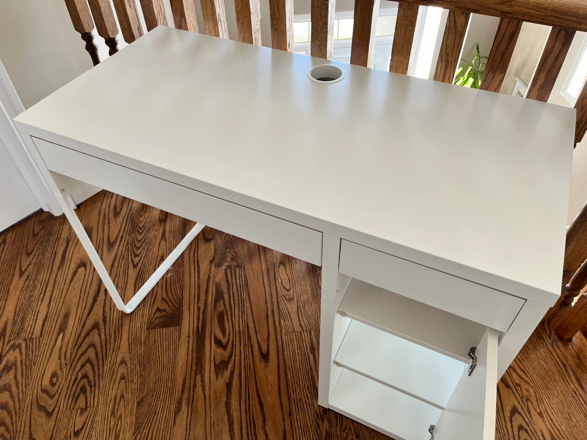 IKEA desk | Karrot