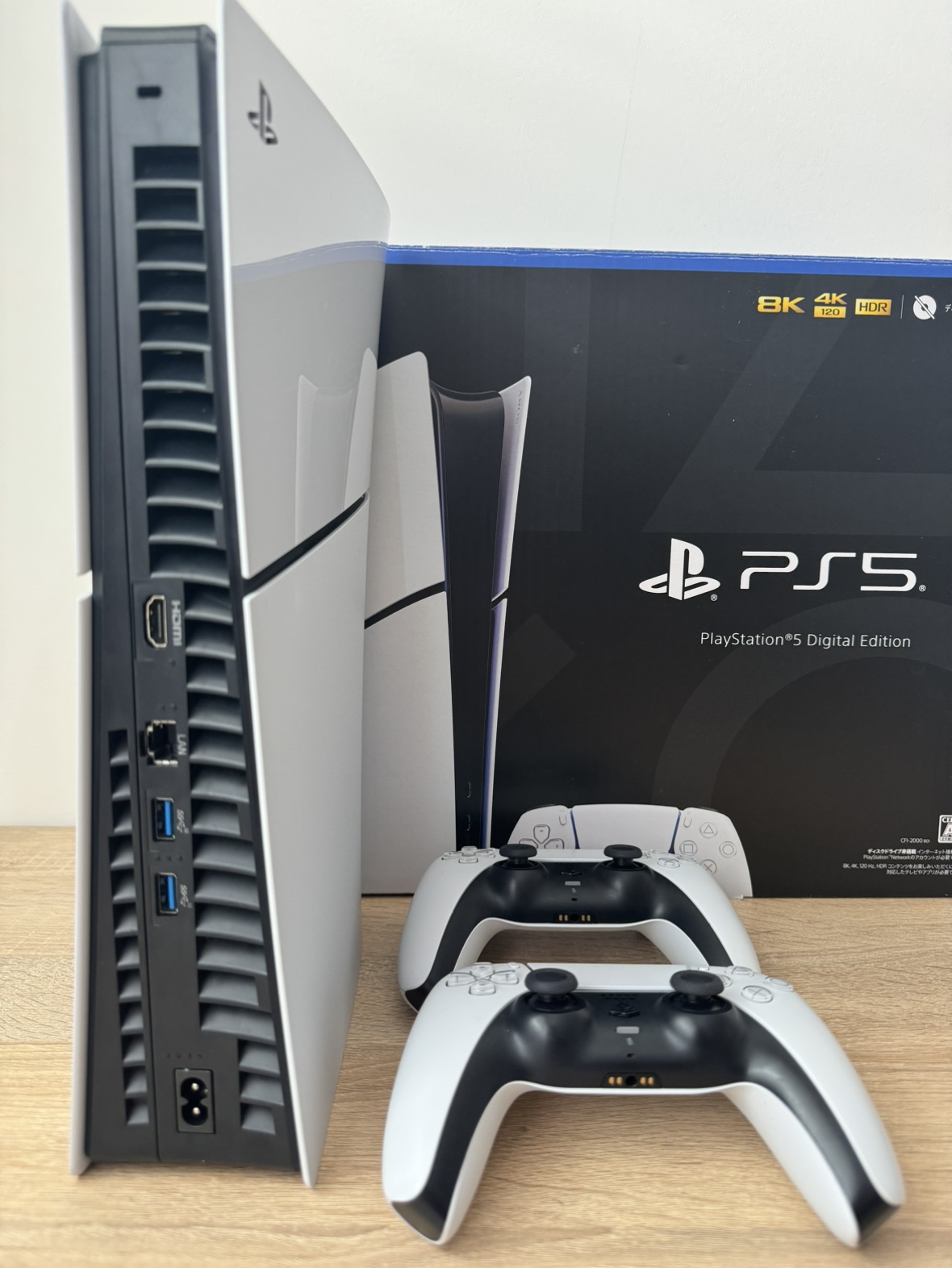 PS5 SLIM DIGITAL EDITION + 2 Controls - photo 2