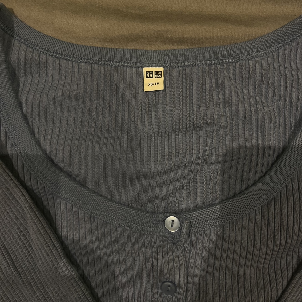 Women’s Uniqlo long sleeve cropped top - photo 3