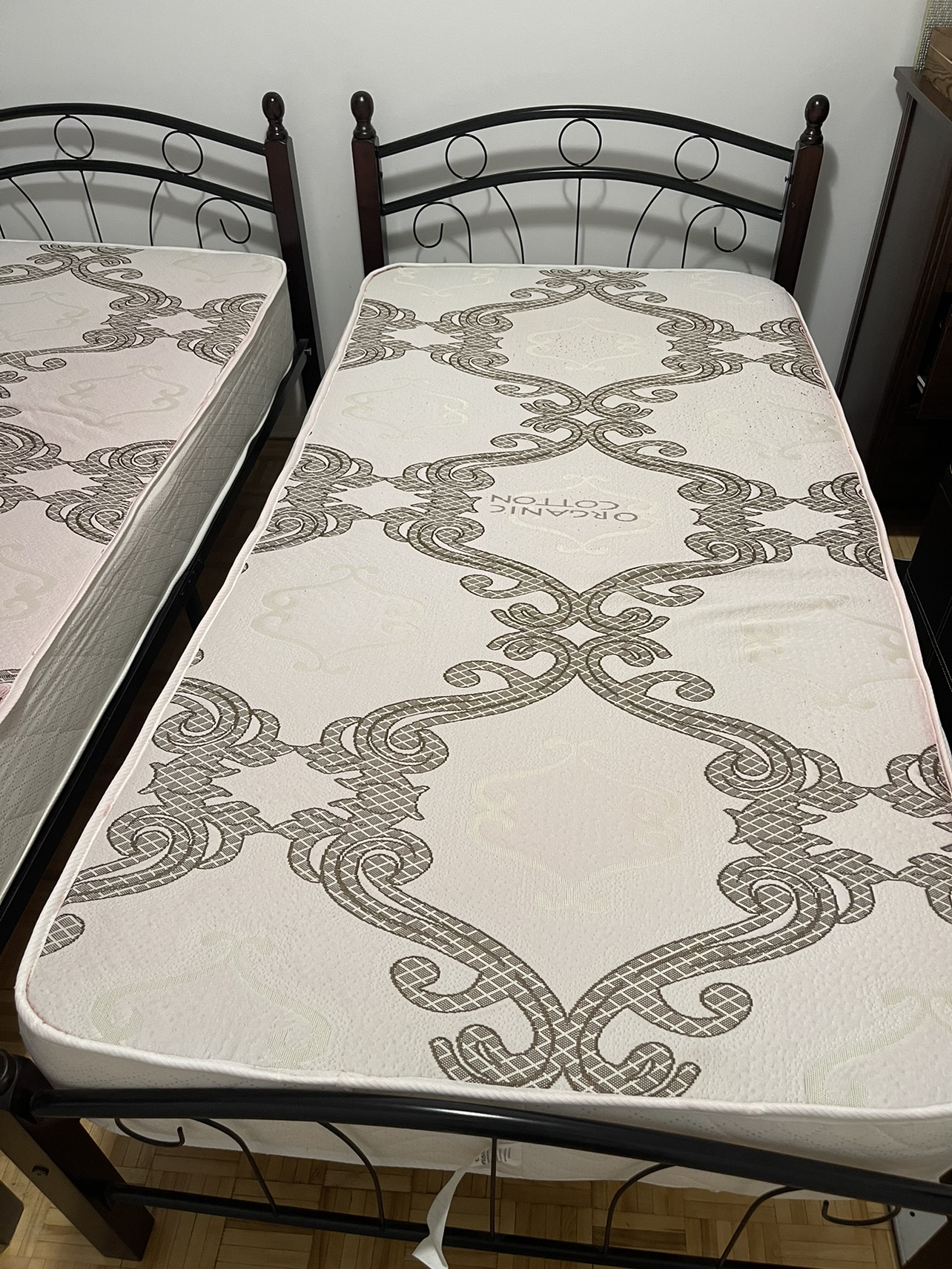 2 matching single bed - photo 3