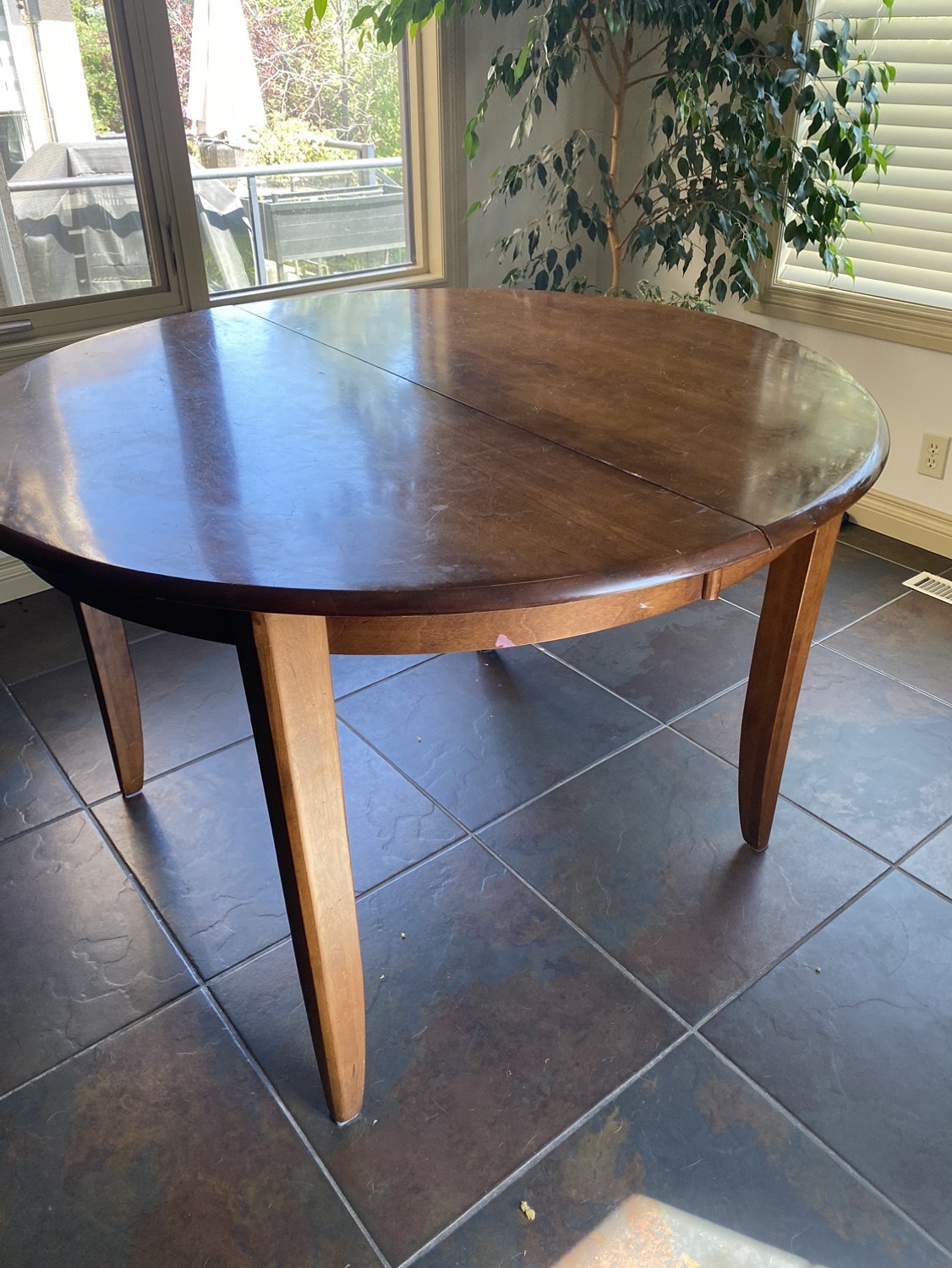 Solid wood table and chairs - used - photo 2