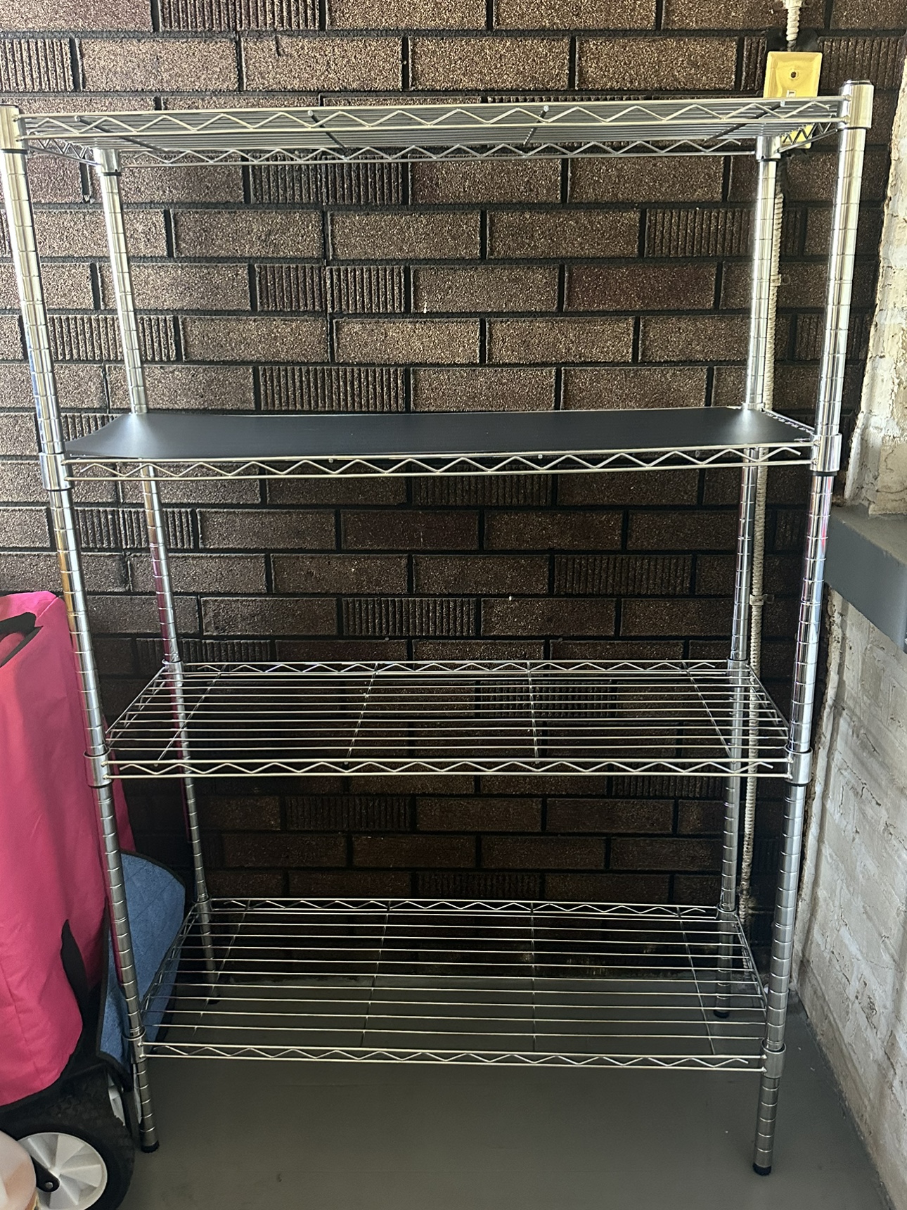 Metal shelf w/ shelf protectors