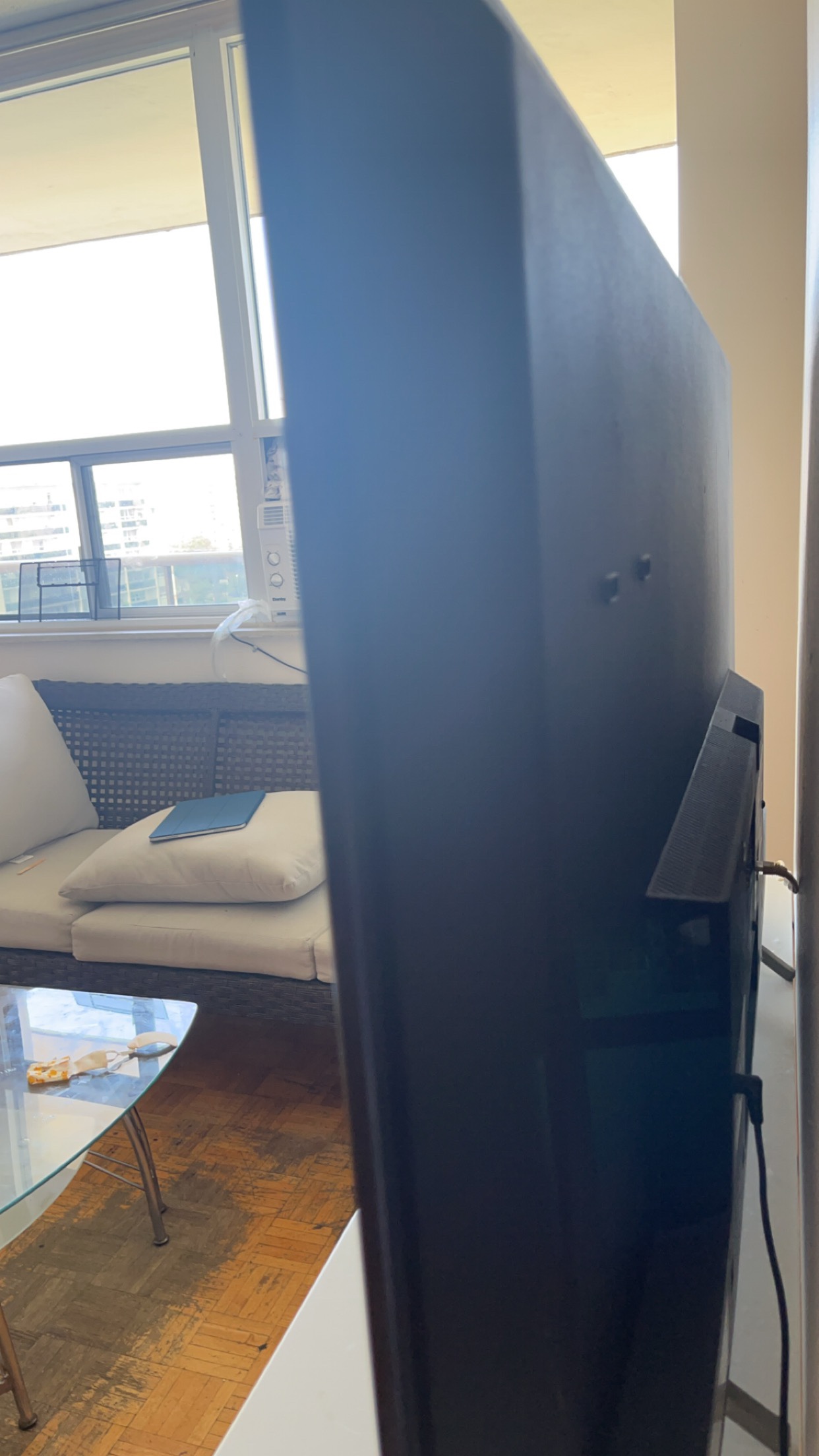 (FREE DELIVERY) Sony Tv - photo 2