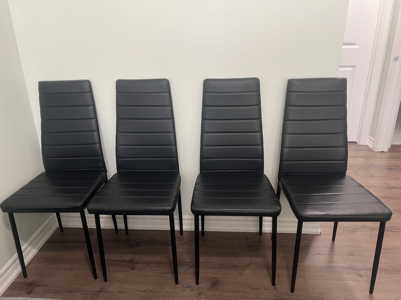 4 dining chairs - photo 3