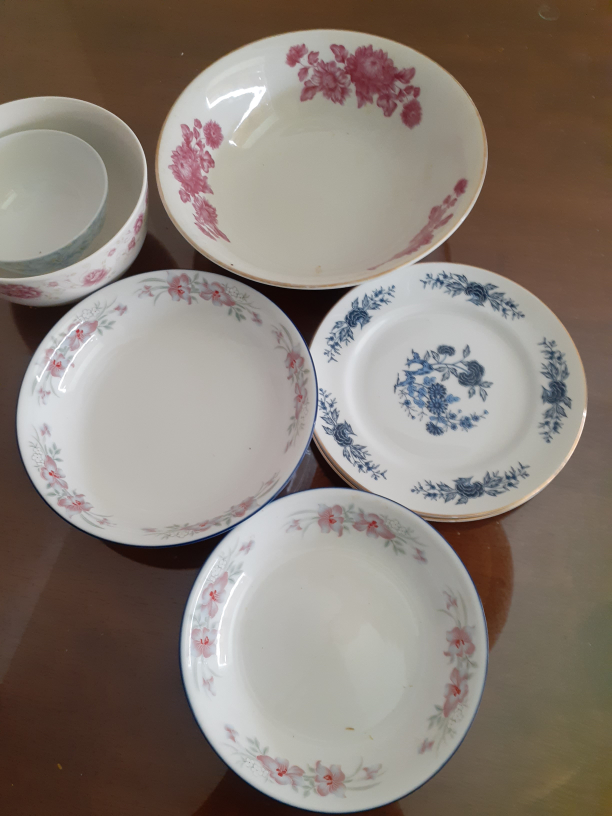 Lot of Assorted Bowls and Plates image indicator(2)