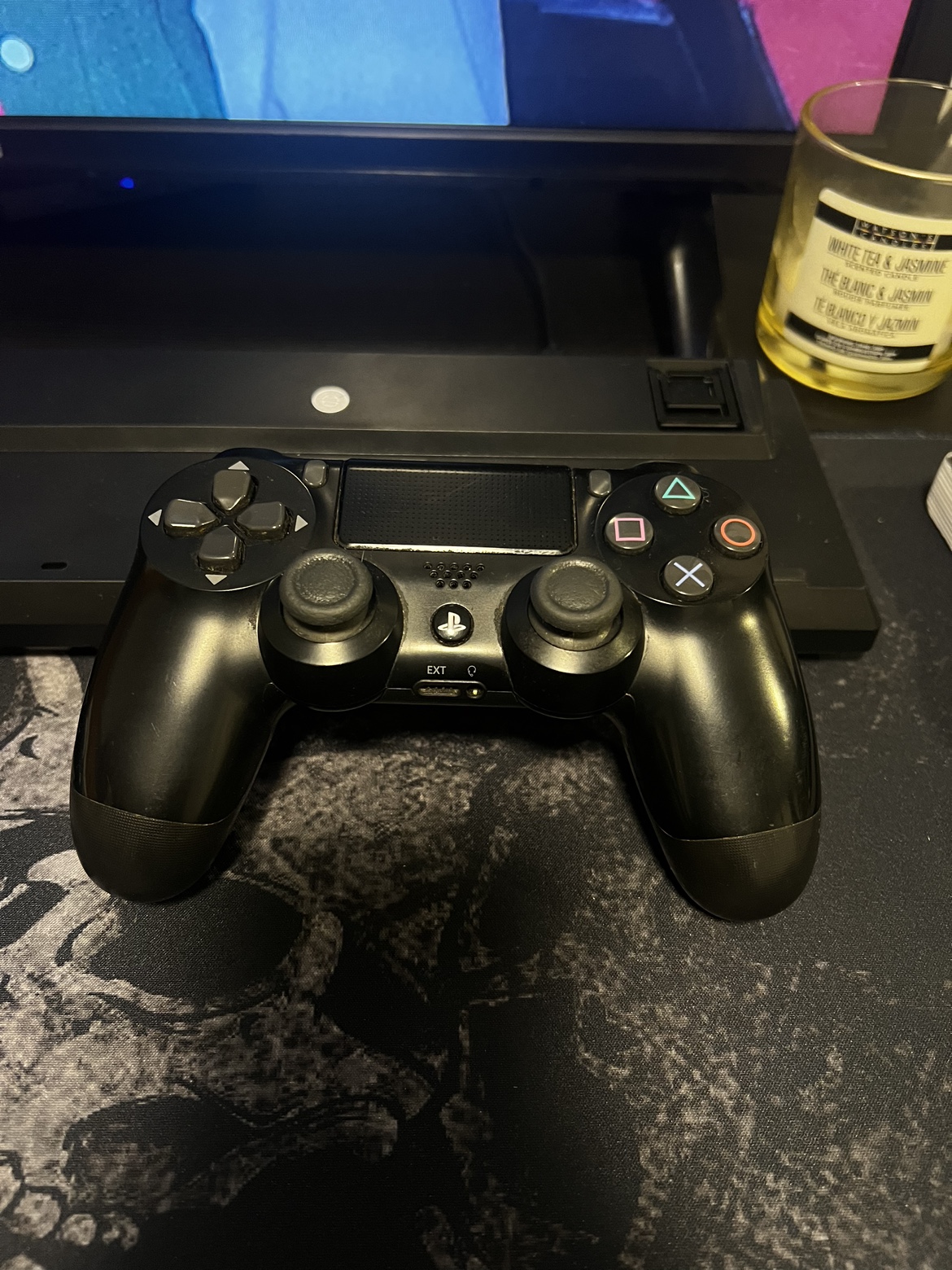 Ps4 controller with its cables