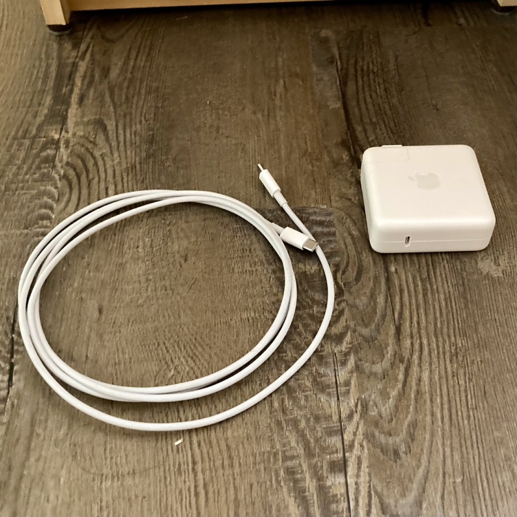MacBook Pro (13-inch, 2017, Two Thunderbolt 3 ports) - photo 3
