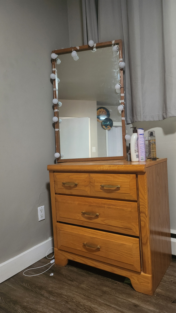 Dresser and mirror - photo 2