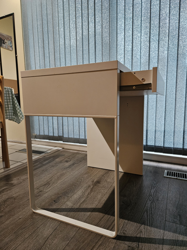 IKEA Micke Desk with drawer - photo 3