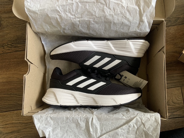 Womans Adidas size 7 brand new in box - photo 2