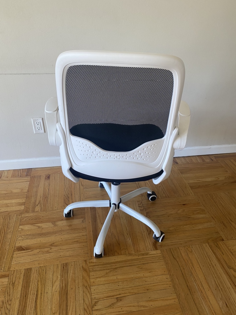 Excellent condition white Office chair - Move out sale - photo 3