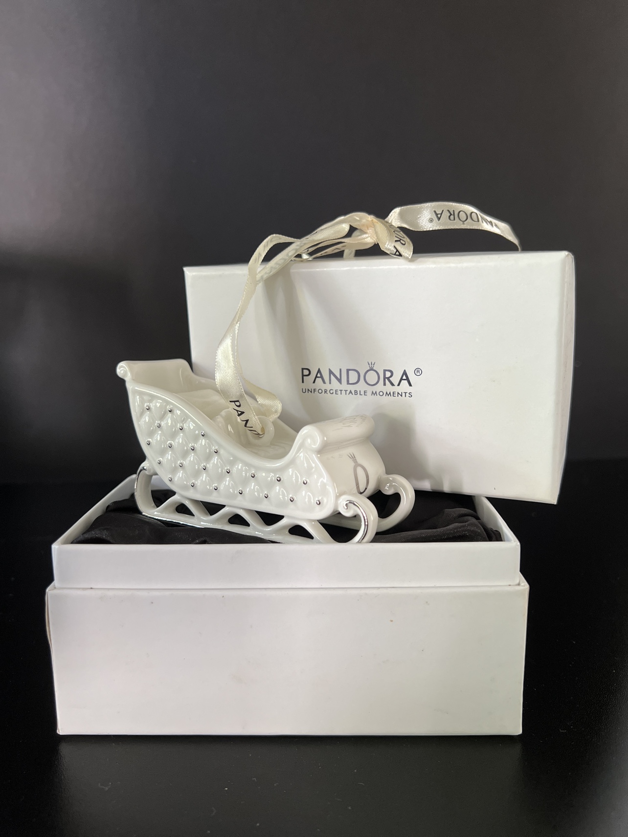 Beautiful Pandora sleigh ornament 🎄 image indicator(9)