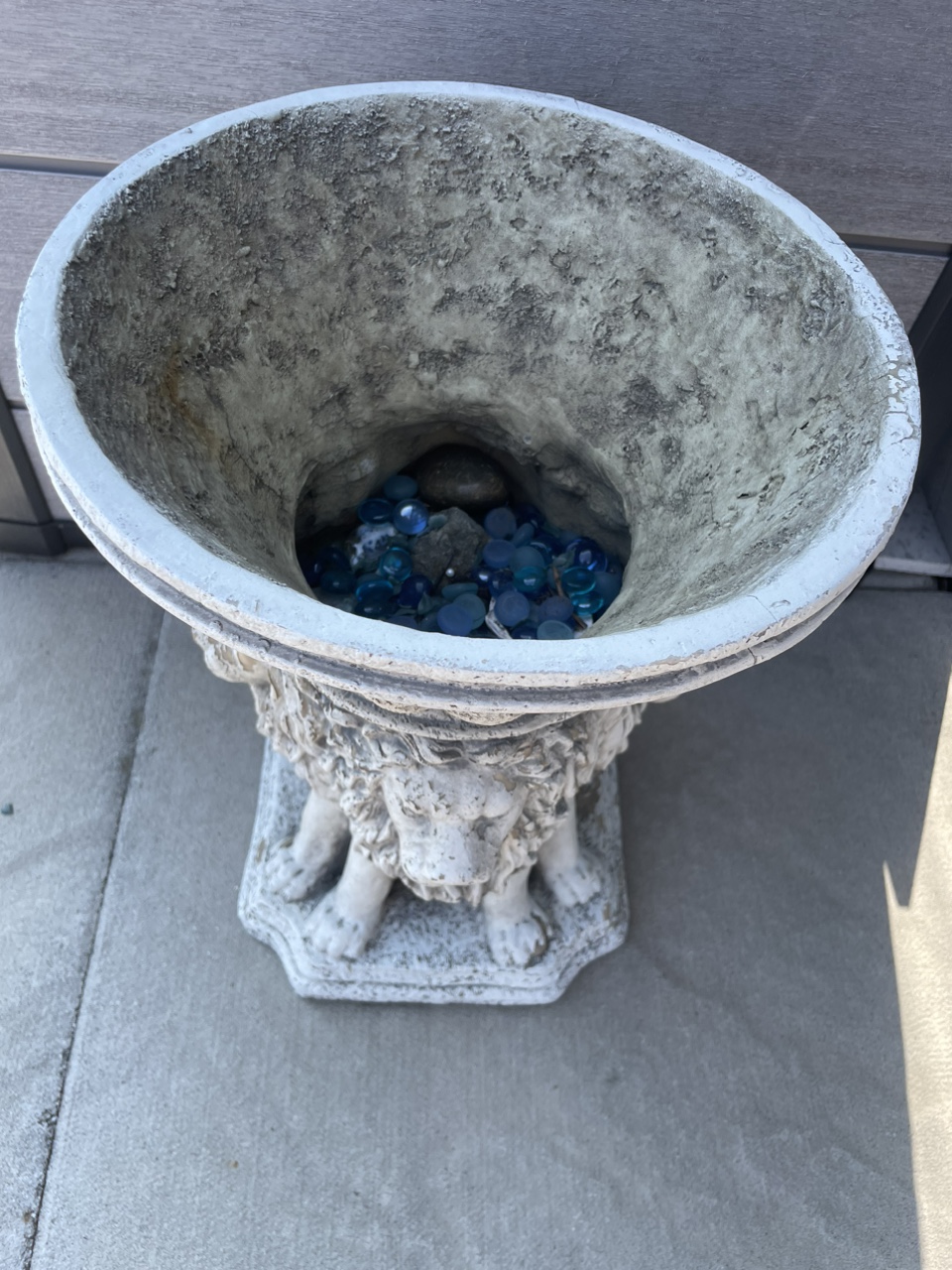 Lion planter image indicator(2)