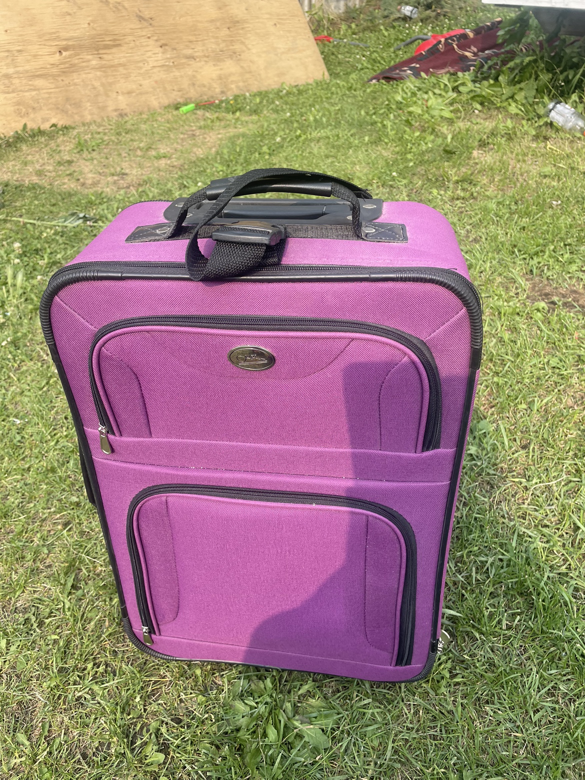 20” carry on suitcase like new - photo 4