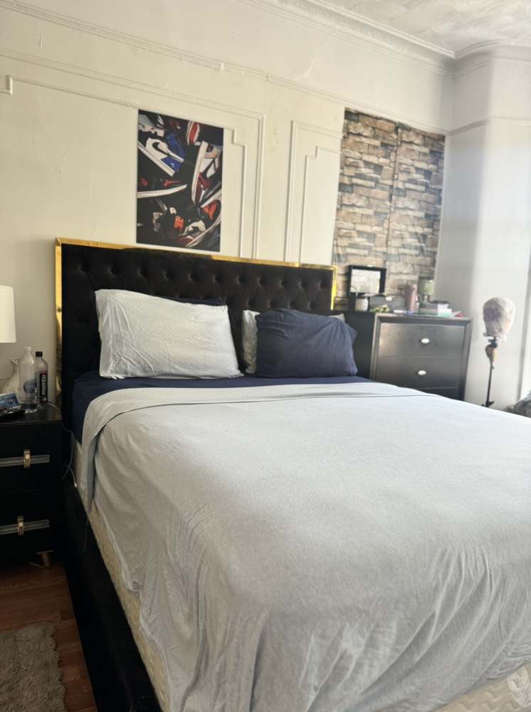Queen bed frame - photo 4