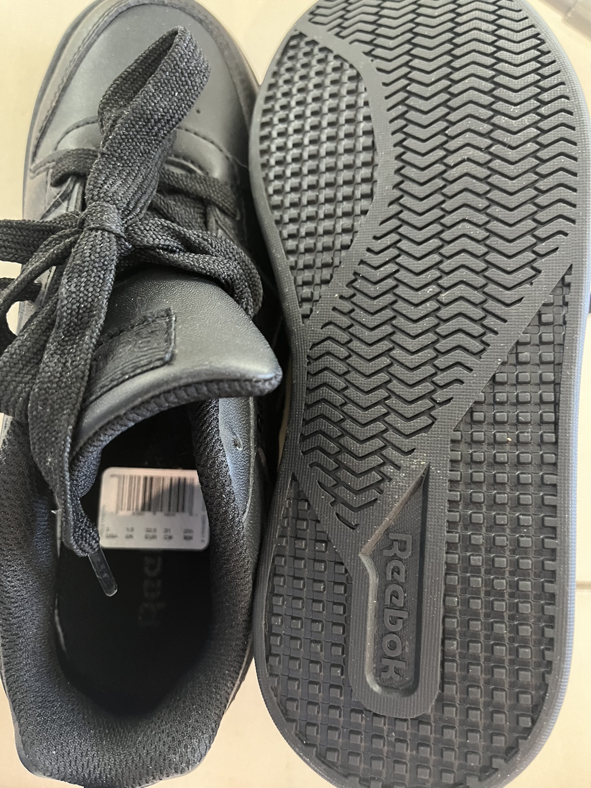 Brand new Reebok youth size 2 image indicator(3)