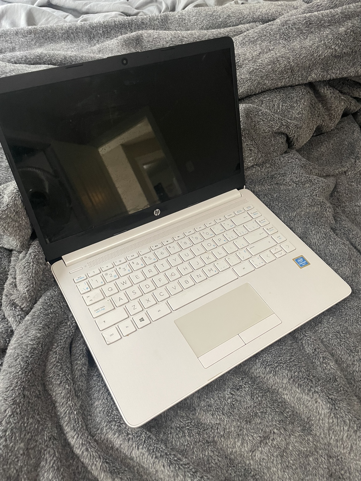 HP laptop - photo 2