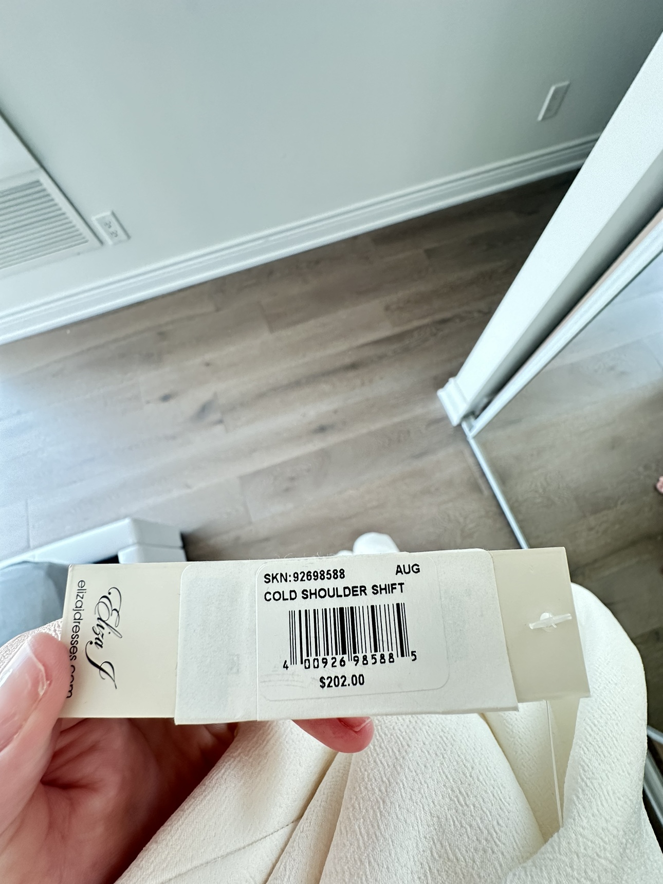 White dress image indicator(3)