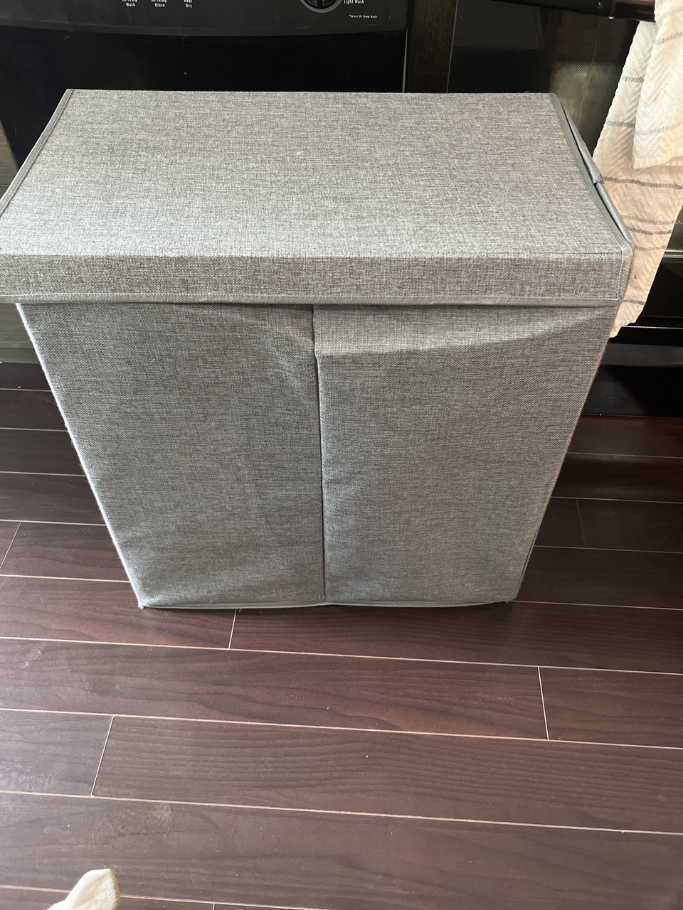 Laundry basket with separator for two loads thumbnail