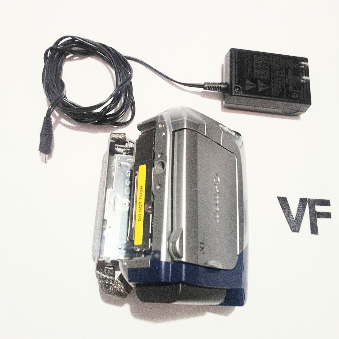 Canon MiniDV camera (mint condition) - photo 5