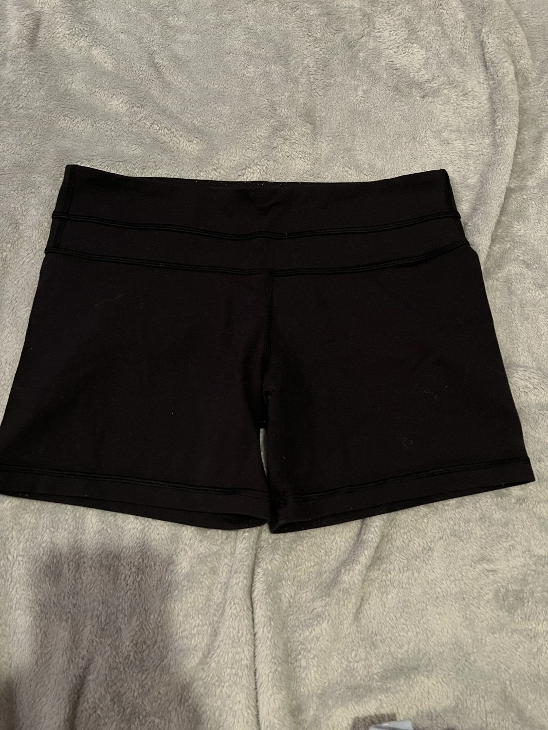 S/M Lululemon Shorts - photo 2