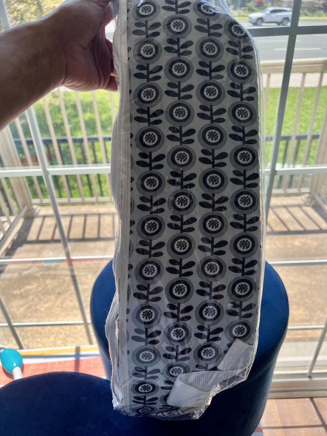Nursing/Feeding Pillow - photo 3