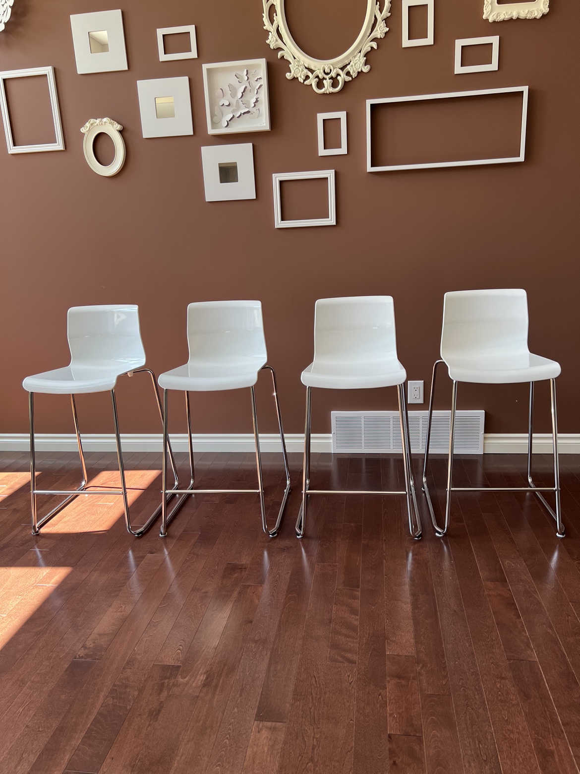 4 White Island chairs
