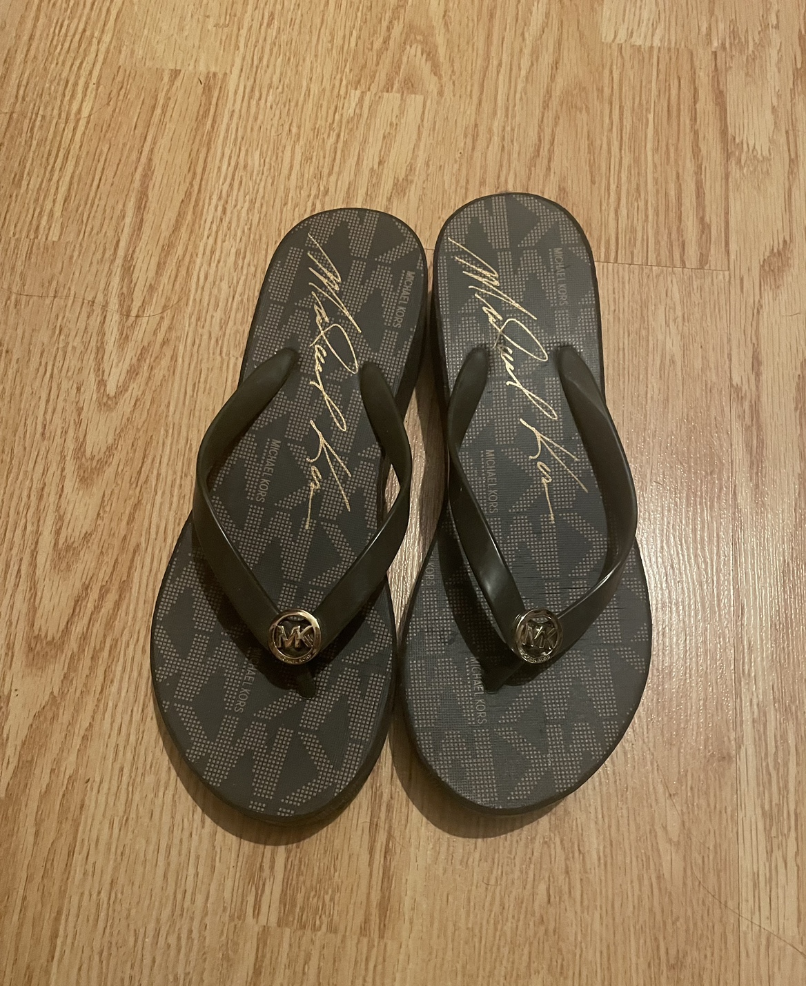 Michael Kors flip flops thumbnail