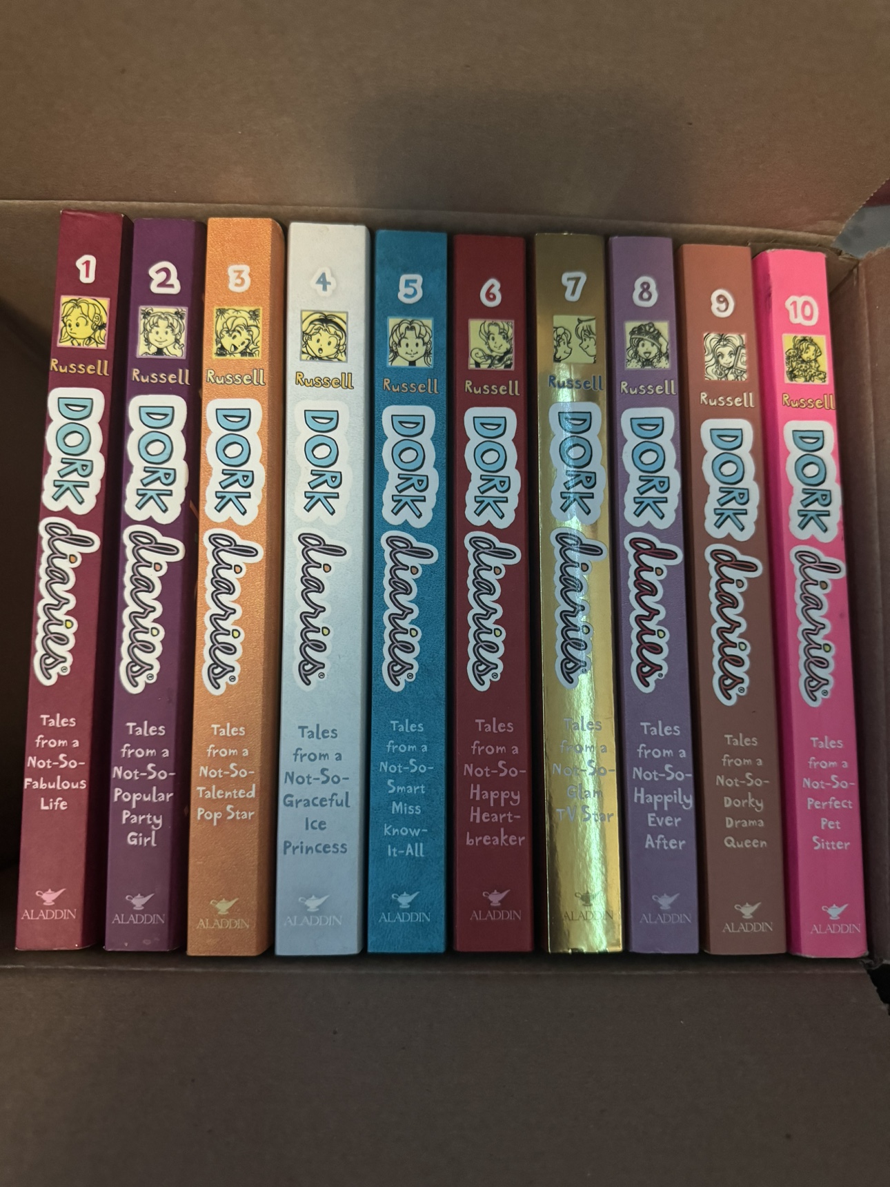 Dork Diaries Book Series⚽️