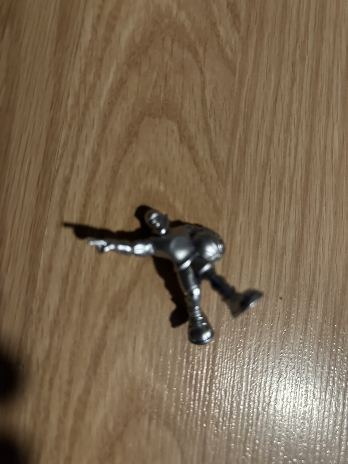 Free: 4 small toys - photo 2