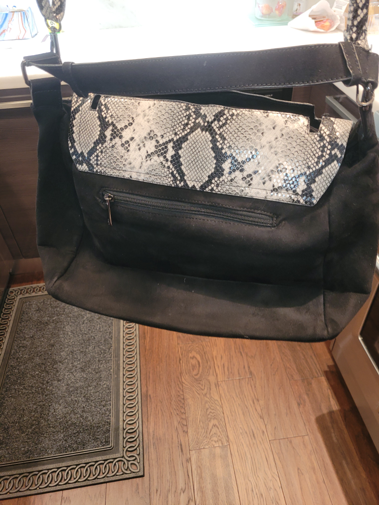 Black & White Crossbody Purse Fom Italy **Brand New** image indicator(3)