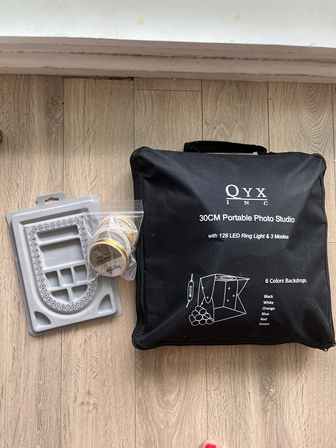 Photo light box and jewelry design materials