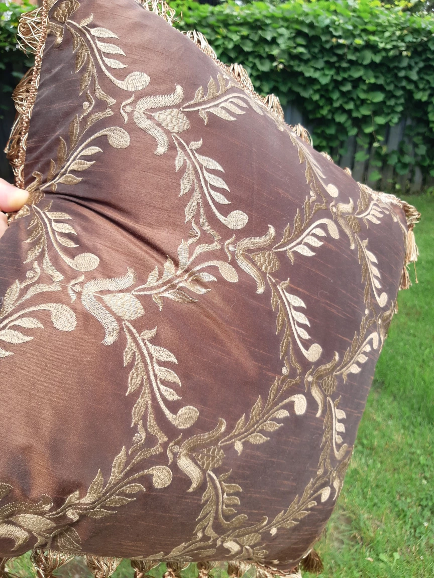 elegant set of two cushions - photo 2
