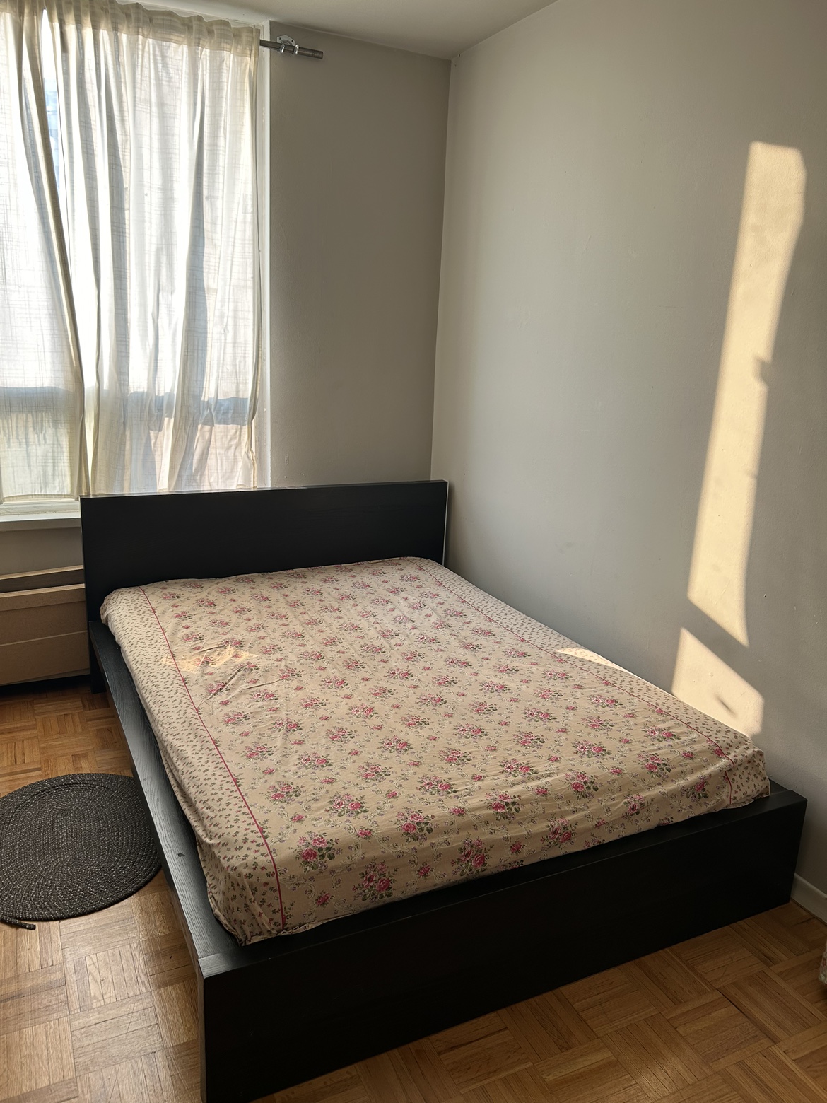 Double bed frame and bed box