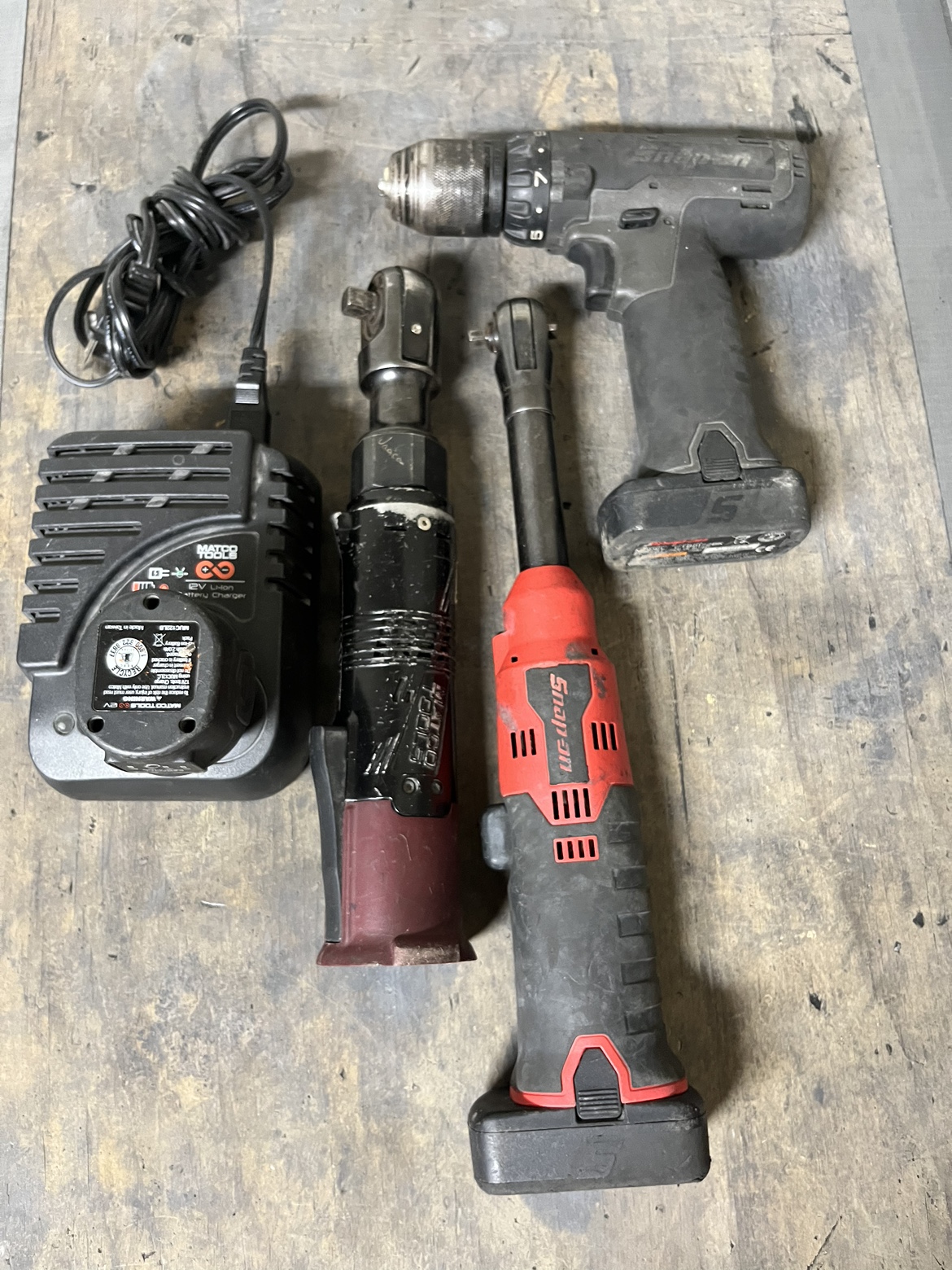 Drill and ratchet