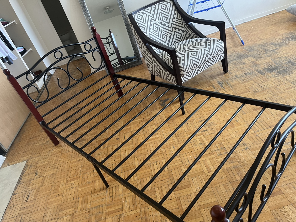 (DELIVERY AVAILABLE) Twin Size Bes image indicator(2)