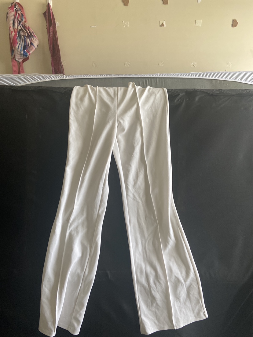 ⚽️White Flare pants thumbnail