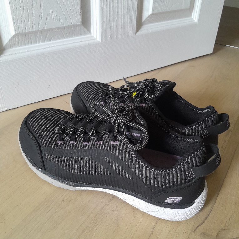 Skechers thumbnail