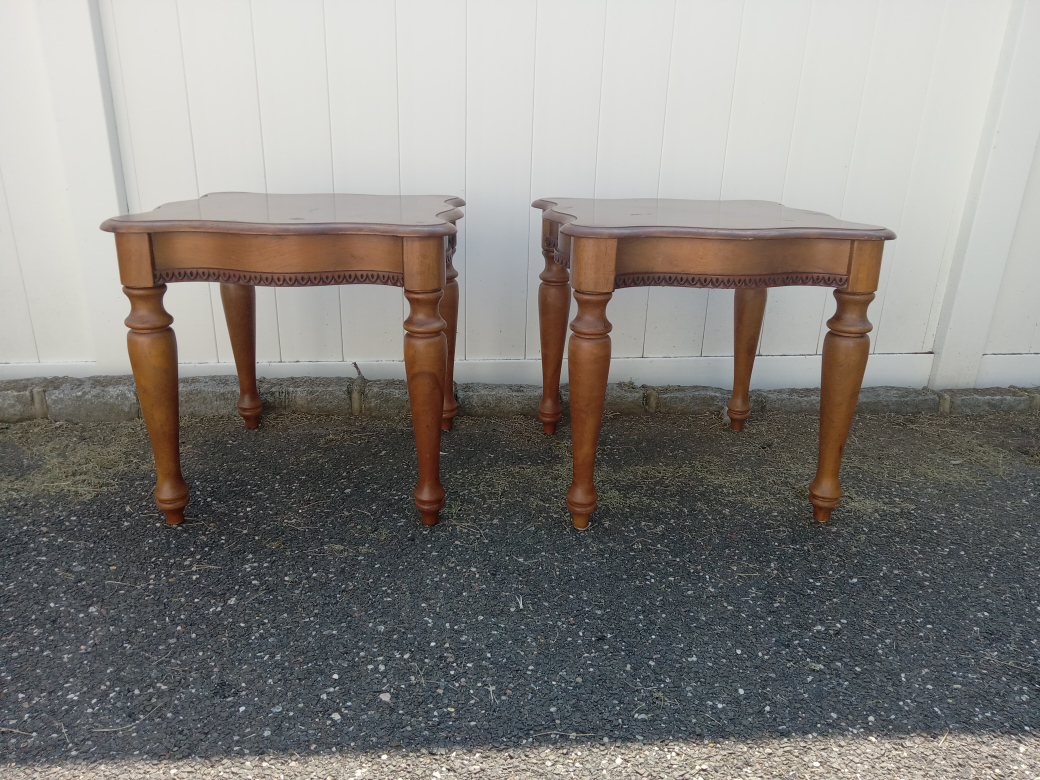 2 wooden side tables - photo 2