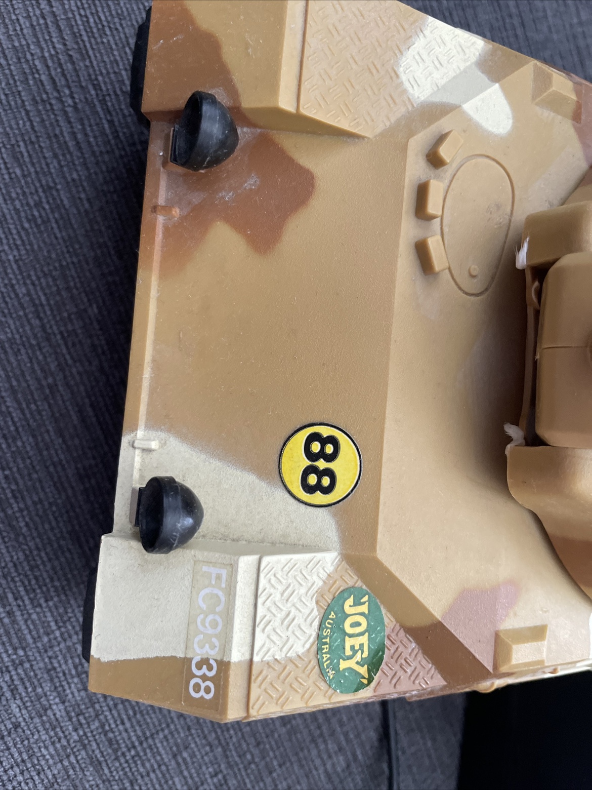 Vintage 1984 remote army tank. image indicator(5)
