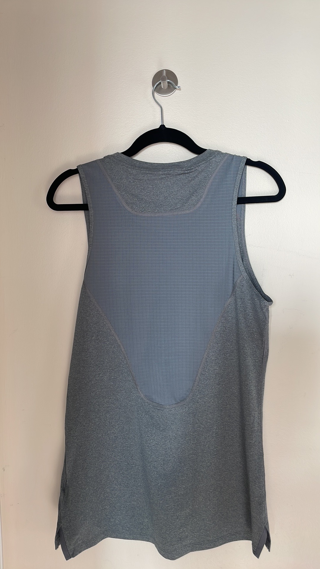 NIKE Men’s Tank (Small) In Excellent Condition!!! image indicator(3)