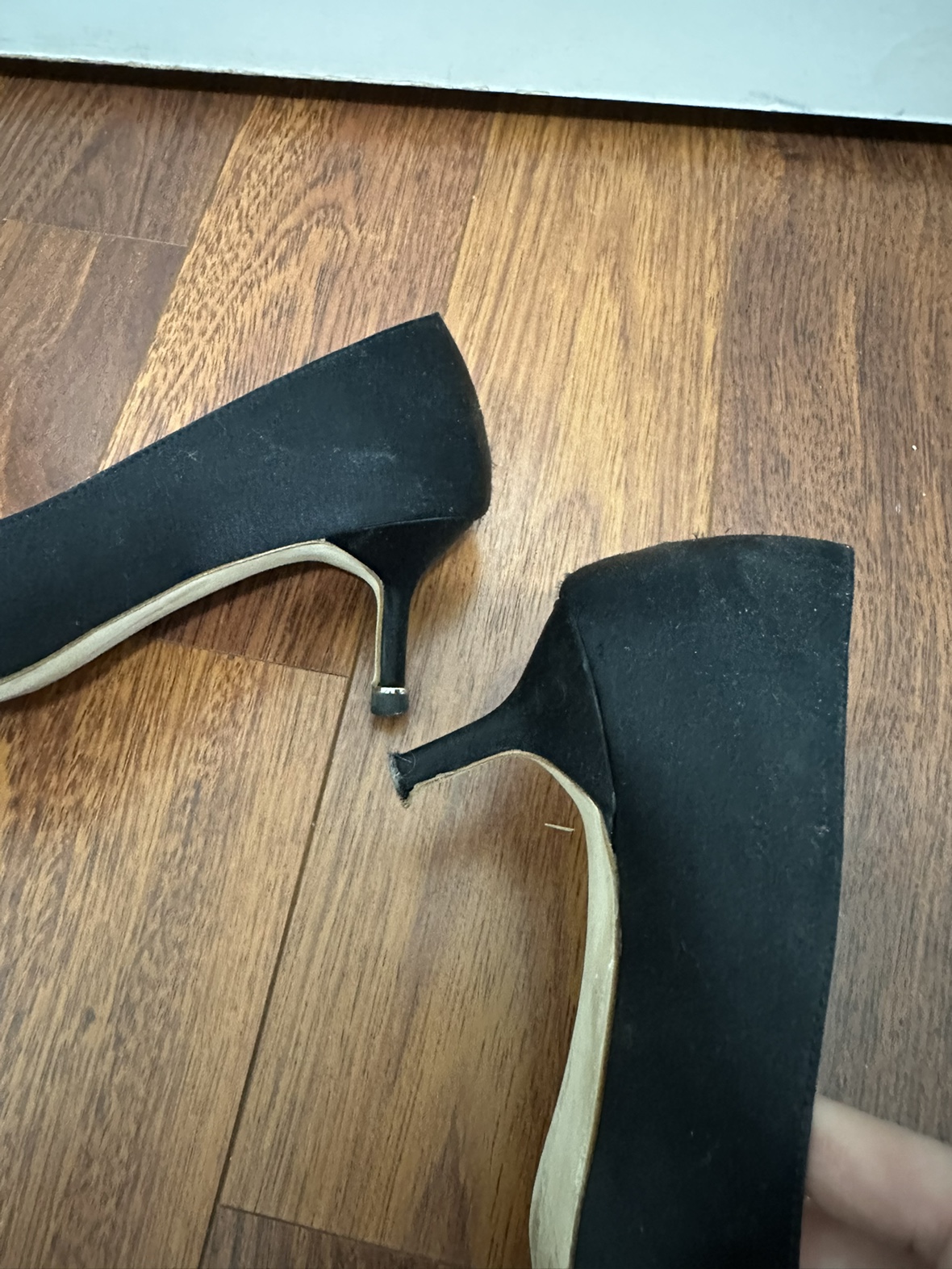 Women High heel image indicator(2)