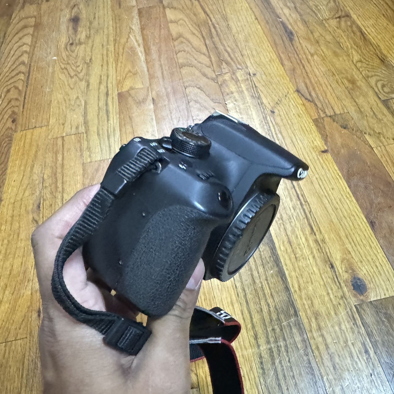 Canon t5 camera body only - photo 2