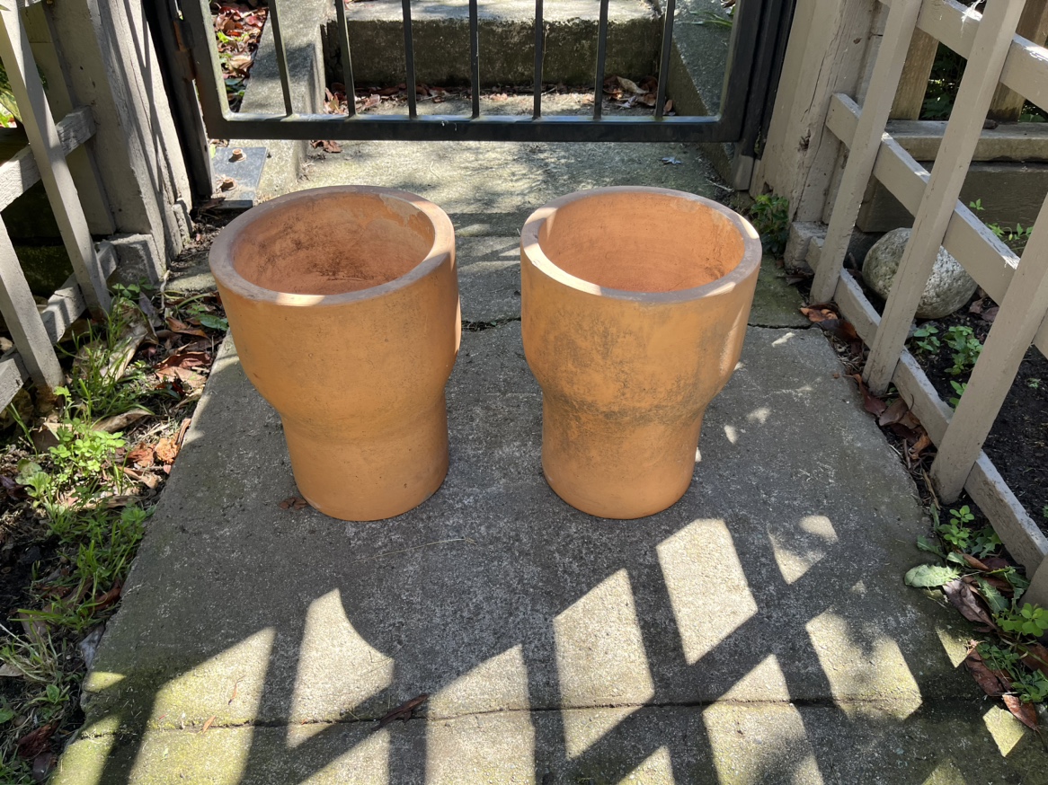 Terracotta twin pots thumbnail