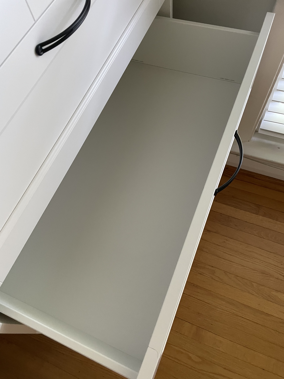 Moving Sale/ IKEA SONGESAND 6-drawer chest, white image indicator(5)