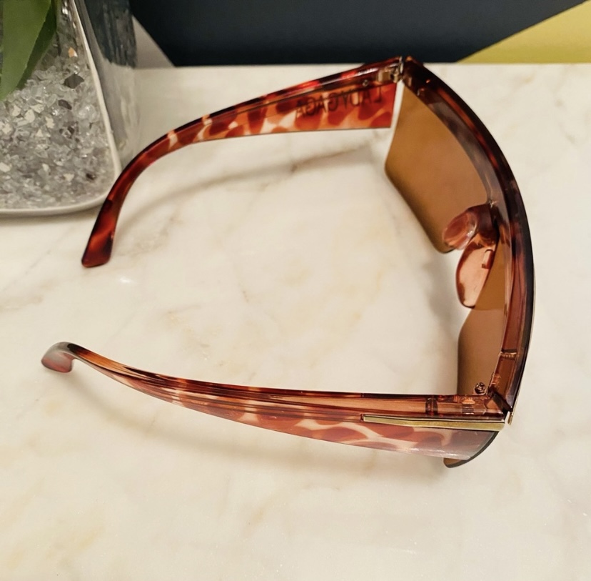 Lady Gaga sunglasses ⚽️ #west image indicator(5)