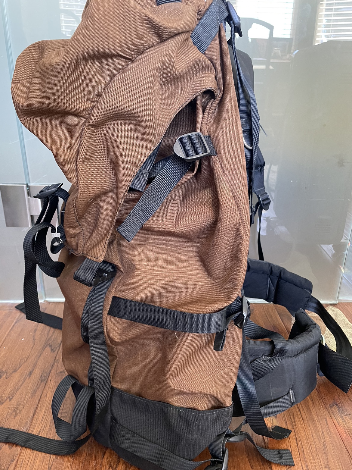 Vintage Lowe Alpine System backpack 80L new condition from 80s image indicator(3)