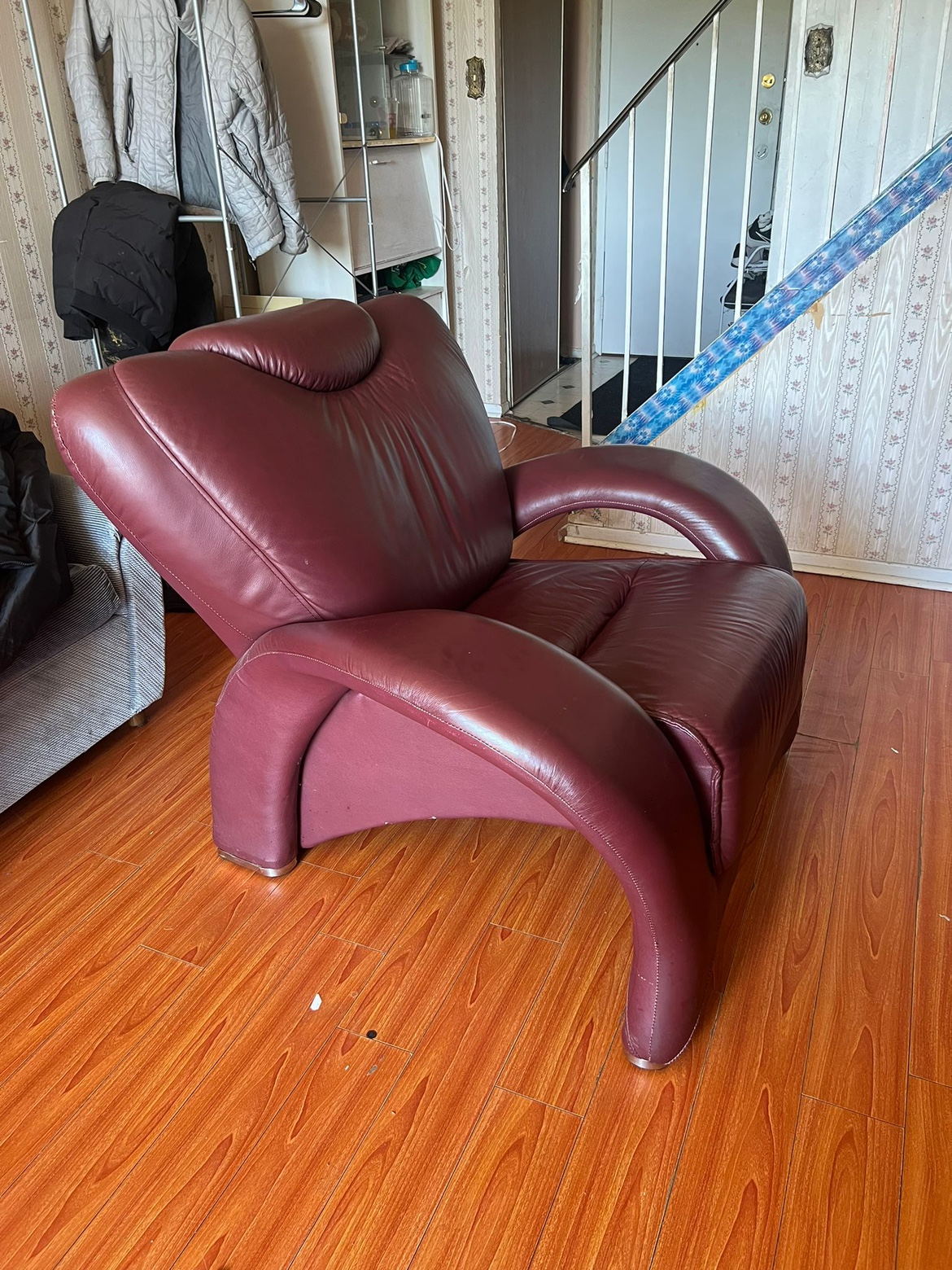 Sofa Chair : Moving Out Sale - photo 2