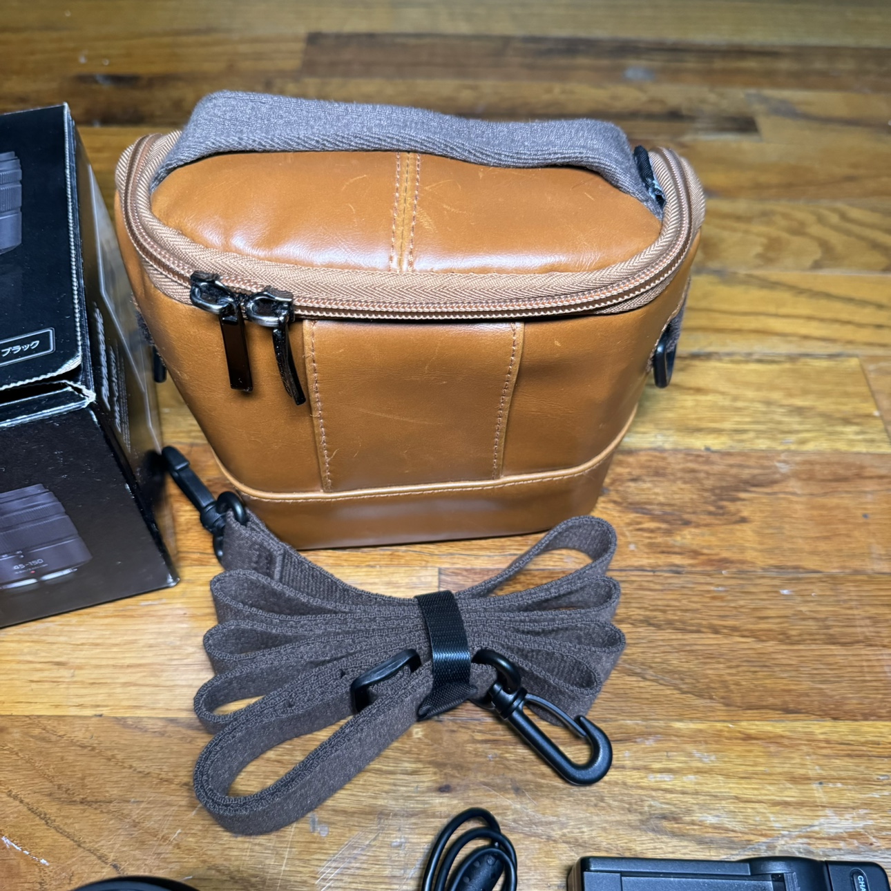 LUMIX GX85 4K Camera, two Lens, 32gb memory card & Bag - photo 4