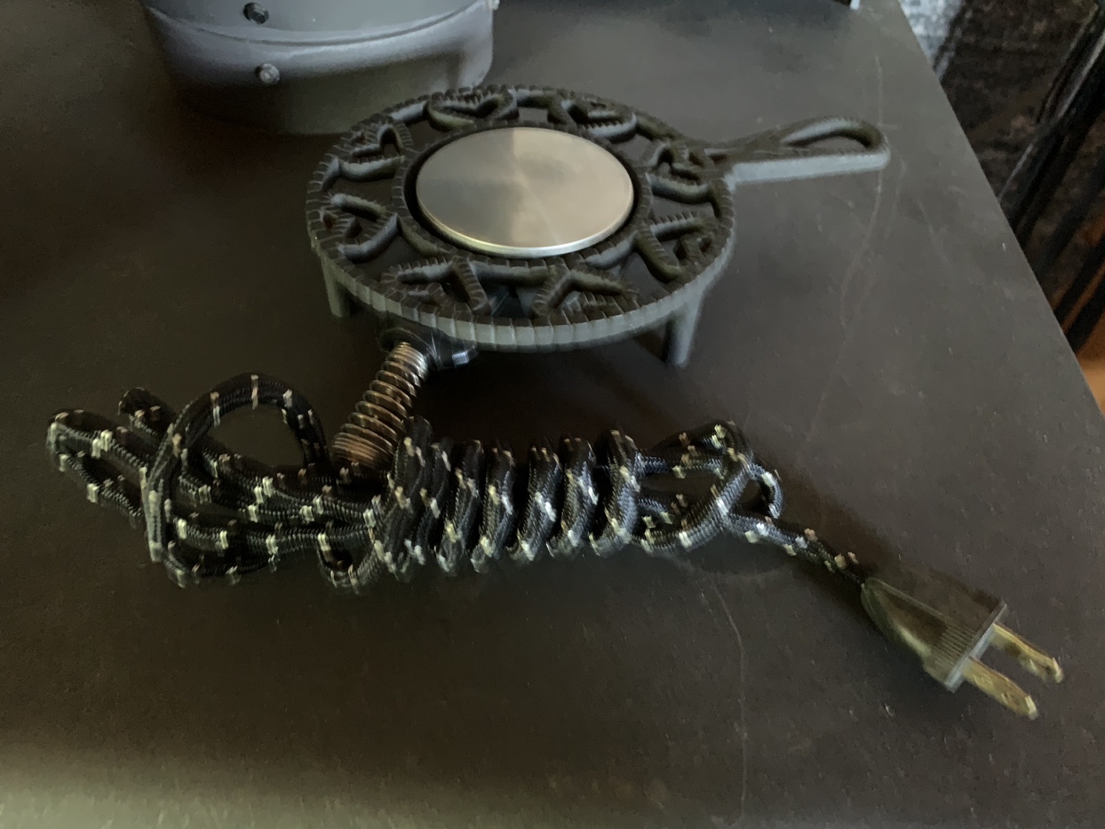 Vintage Williamsburg Food Warmer image indicator(2)